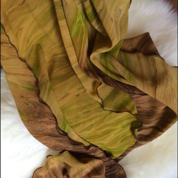 Gorgeous Scarf - Picture 8 of 8